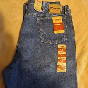 Mens Wrangler Rugged Wear 42x34 new with tags